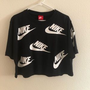 Nike Crop Top